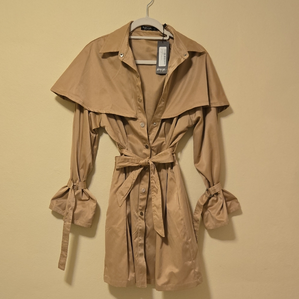 Nasty Gal Cape With the Program Trench Coat Color Stone Size 4